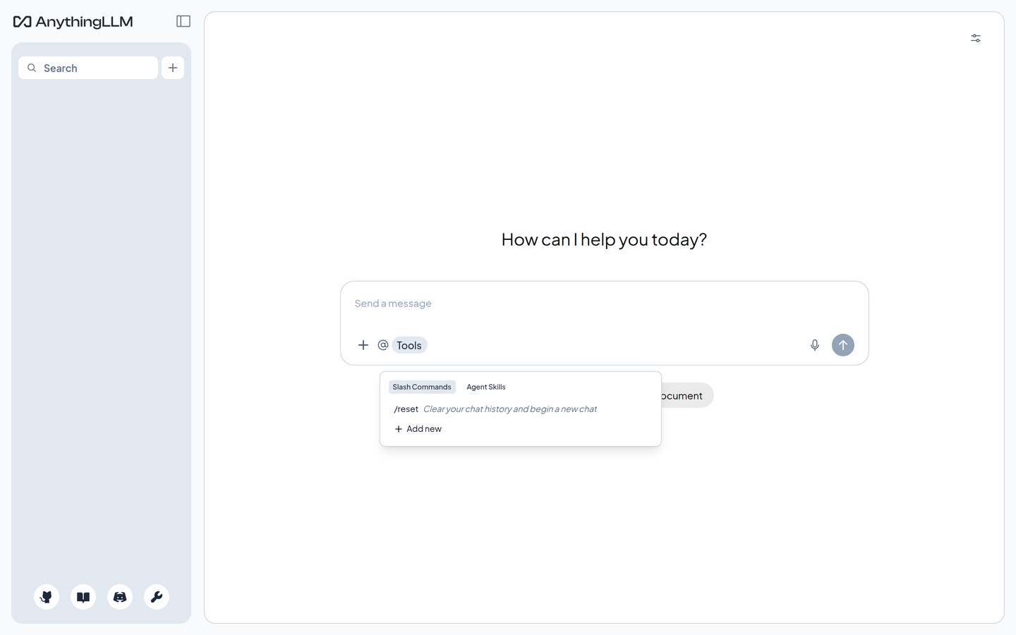 Окно чата AnythingLLM с раскрытым меню Tools: вкладки Slash Commands и Agent Skills.